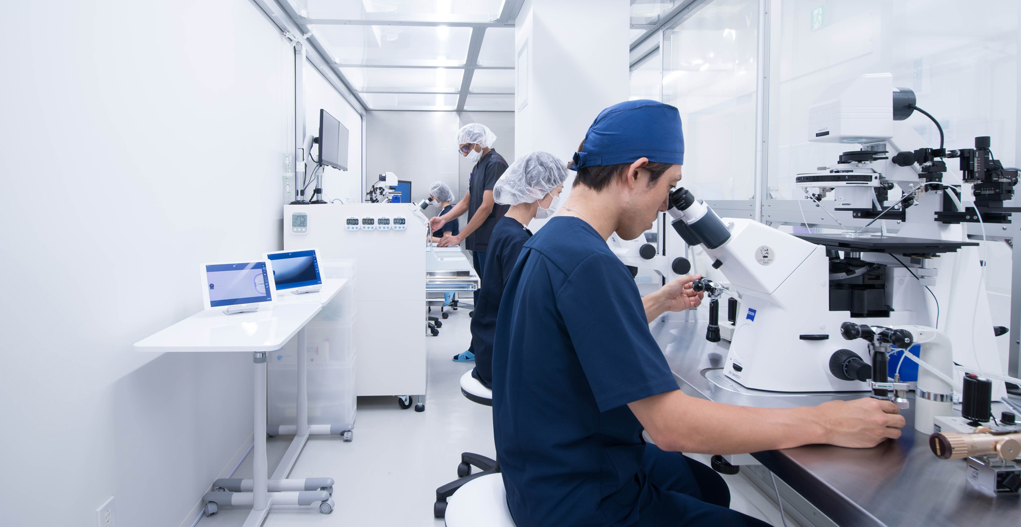 Laboratorio de microscopía ZEISS — TEGA Instruments